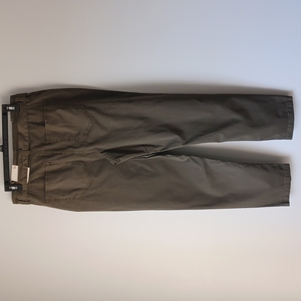 NWT - Size 11 green pants. "High-Rise Mom Pant". Light weight casual. Summer. - Picture 4 of 15